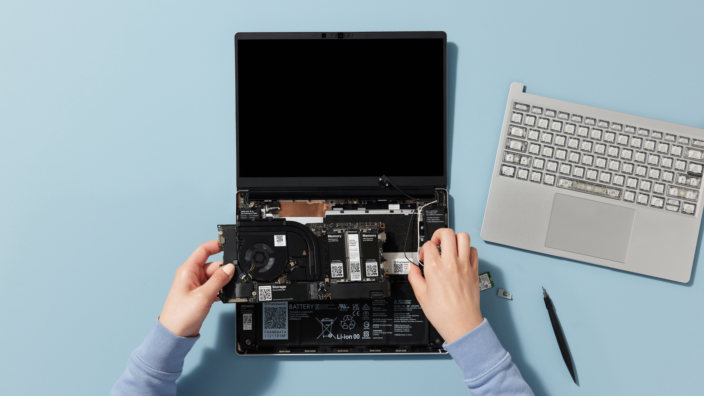 1f88f6e5-973c-4e01-bbbf-89a11a04bf2e_installing+ADL+mainboard Consumer electronics, Laptop Computer