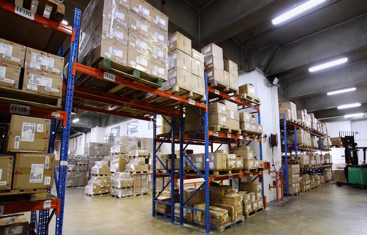 Dimerco logistics specialist supporting consumer electronics customers
